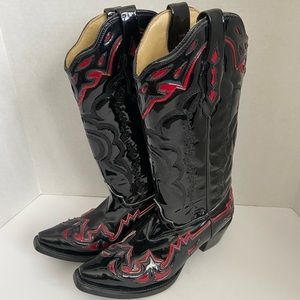 Corral  size 7.5 patent black & red leather boots